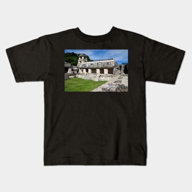 Mexique - Palenque, site Maya Kids T-Shirt by franck380